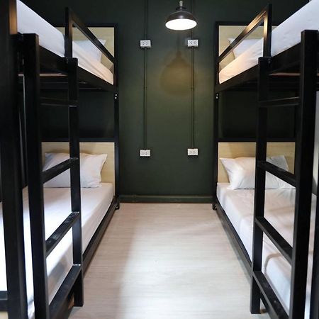 Local Time Bangkok Hostel&Cafe מראה חיצוני תמונה