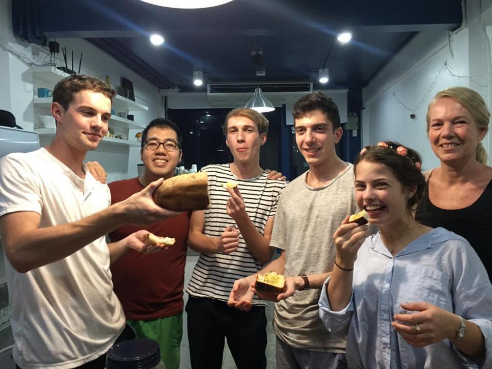 Local Time Bangkok Hostel&Cafe מראה חיצוני תמונה
