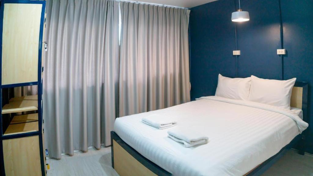 Local Time Bangkok Hostel&Cafe מראה חיצוני תמונה